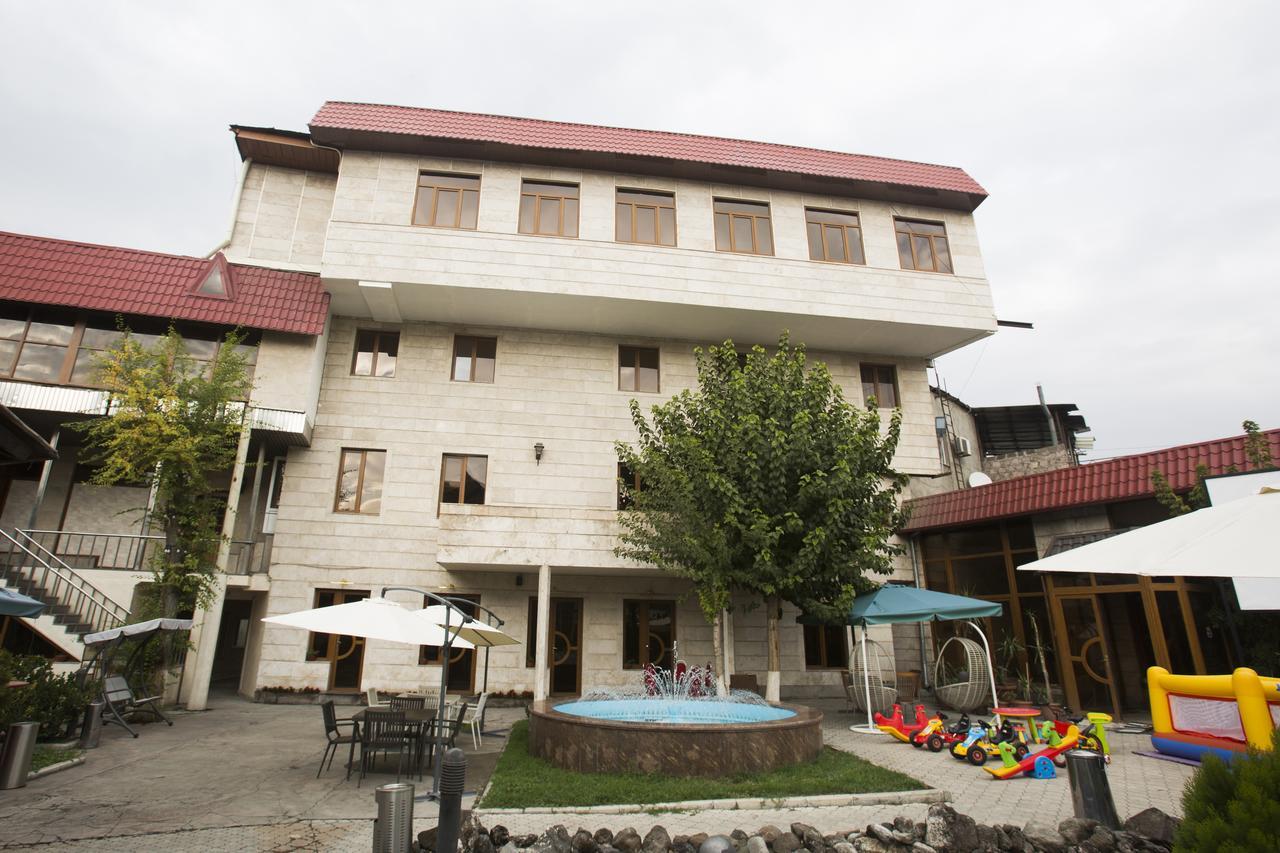Aratta Hotel Argavand Exterior foto